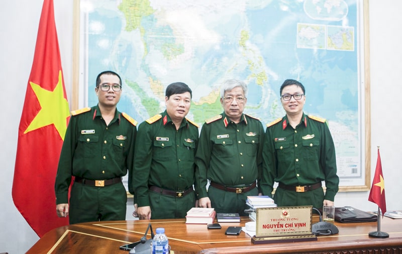 “Người thầy” - xanh thẳm nỗi đời, chất chứa yêu thương - Tác giả: Phùng Văn Khai