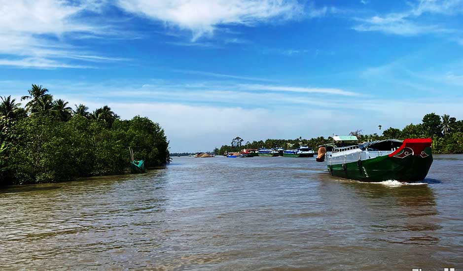 Vàm Kỳ Hôn ở Tiền Giang với giai thoại vua Gia Long phong tước Đại tướng quân cho một con rái cá