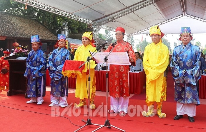 Khai hội truyền thống Văn miếu Mao Điền