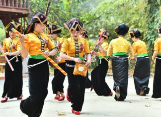 Tình yêu với xòe Tây Bắc