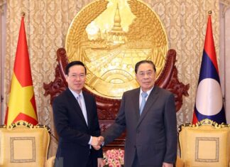 Chủ tịch nước Võ Văn Thưởng thăm các vị nguyên lãnh đạo của Lào