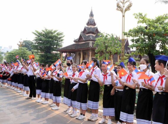 11 min 6 570x420 - Lễ đón Chủ tịch nước Võ Văn Thưởng thăm chính thức Lào