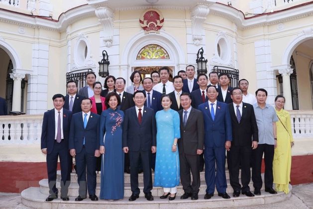 15 min 5 629x420 - Hình ảnh Chủ tịch Quốc hội gặp gỡ cộng đồng người Việt Nam tại Cuba