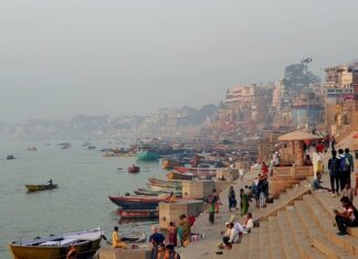 Cuộc sống bên con sông thiêng ở Ấn Độ