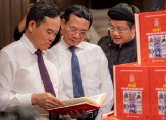 Phó Thủ tướng Trần Lưu Quang dự khai mạc Ngày Sách và Văn hóa đọc Việt Nam Phó Thủ tướng Trần Lưu Quang dự khai mạc Ngày Sách và Văn hóa đọc Việt Nam