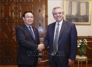 Chủ tịch Quốc hội Vương Đình Huệ hội kiến Tổng thống Argentina Alberto Angel Fernandez
