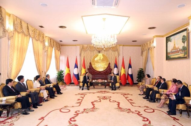 3 min 20 634x420 - Chủ tịch nước Võ Văn Thưởng thăm các vị nguyên lãnh đạo của Lào