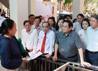 Thủ tướng Chính phủ Phạm Minh Chính thăm cơ sở y tế và trẻ em mồ côi tại Khánh Hòa