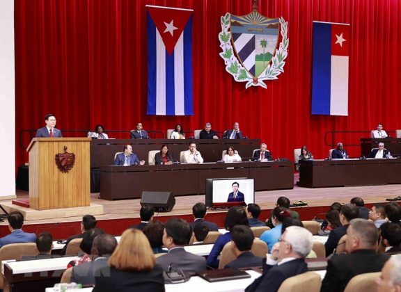 3 min 45 576x420 - Ông Vương Đình Huệ phát biểu tại phiên họp đặc biệt của Quốc hội Cuba