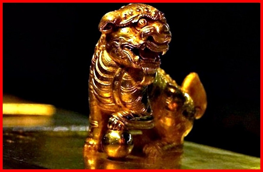 Quốc ấn đúc thời Chúa Nguyễn Phúc Chu là báu vật truyền ngôi.
