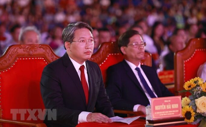4 min 3 682x420 - Thủ tướng dự Lễ kỷ niệm 370 năm xây dựng và phát triển tỉnh Khánh Hòa