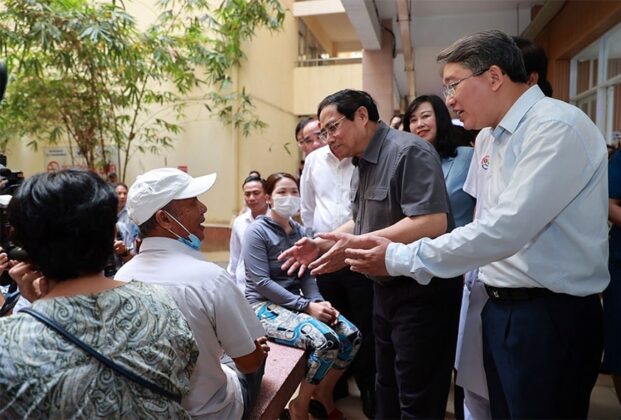 4 min 621x420 - Thủ tướng Chính phủ Phạm Minh Chính thăm cơ sở y tế và trẻ em mồ côi tại Khánh Hòa