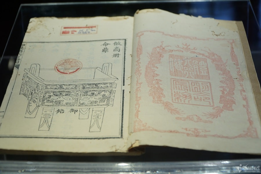 4 min 65 - Sách cổ quý hiếm triều Nguyễn lần đầu ra mắt công chúng