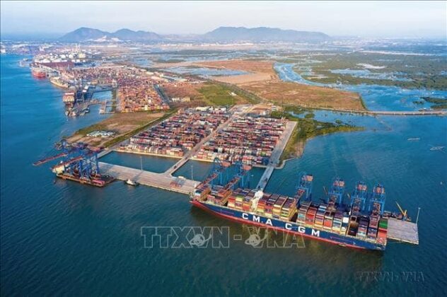 Cảng Quốc tế Gemalink (thị x&atilde; Ph&uacute; Mỹ, tỉnh B&agrave; Rịa-Vũng T&agrave;u) l&agrave; cảng nước s&acirc;u duy nhất khu vực C&aacute;i M&eacute;p - Thị Vải, do C&ocirc;ng ty Cổ phần Gemadept (Việt Nam) g&oacute;p 75% v&agrave; Tập đo&agrave;n CMA-CGM (Ph&aacute;p) g&oacute;p 25% vốn đầu tư. Giai đoạn 1 cảng được ch&iacute;nh thức khởi c&ocirc;ng x&acirc;y dựng từ th&aacute;ng 2/2019 tr&ecirc;n diện t&iacute;ch 33ha với tổng mức đầu tư l&agrave; 330 triệu USD. Ảnh: TTXVN ph&aacute;t