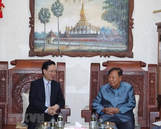 5 min 19 527x420 - Chủ tịch nước Võ Văn Thưởng thăm các vị nguyên lãnh đạo của Lào