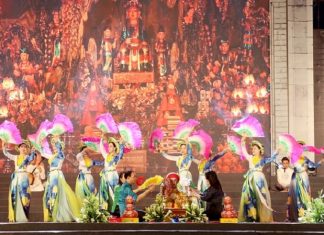 Liên hoan trình diễn các Di sản văn hóa phi vật thể đại diện nhân loại Liên hoan trình diễn các Di sản văn hóa phi vật thể đại diện nhân loại
