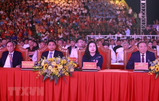 6 min 2 658x420 - Thủ tướng dự Lễ kỷ niệm 370 năm xây dựng và phát triển tỉnh Khánh Hòa