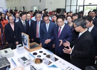 Hình ảnh Thủ tướng thăm Đại học Quốc gia Hà Nội và Đại học FPT