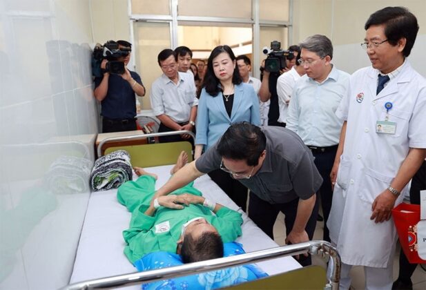 6 min 617x420 - Thủ tướng Chính phủ Phạm Minh Chính thăm cơ sở y tế và trẻ em mồ côi tại Khánh Hòa