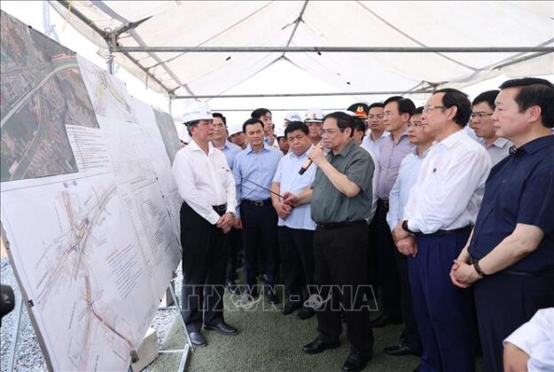 8 min 21 625x420 - Thủ tướng kiểm tra dự án giao thông trọng điểm tại TP Hồ Chí Minh