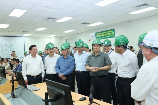 8 min 39 635x420 - Thủ tướng dự lễ khánh thành Nhà máy nhiệt điện Thái Bình 2
