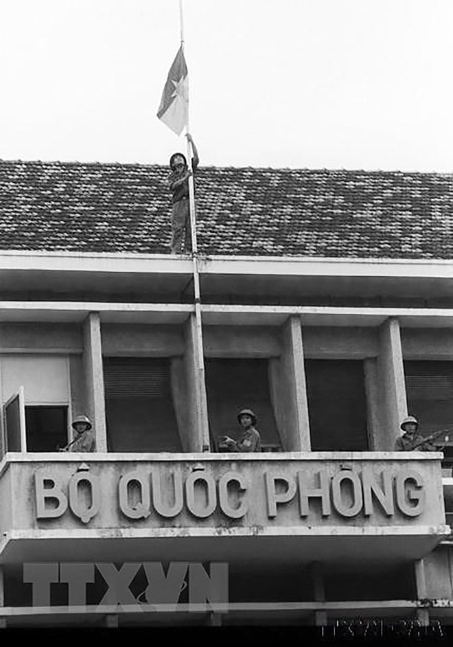 Khoảnh khắc lịch sử trong ngày giải phóng miền Nam Khoảnh khắc lịch sử trong ngày giải phóng miền Nam