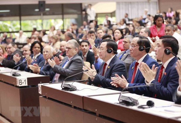 9 min 24 616x420 - Ông Vương Đình Huệ phát biểu tại phiên họp đặc biệt của Quốc hội Cuba