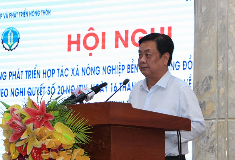Bo truong Nong nghiep va Phat trien nong thon Le Minh Hoan - Phát triển hợp tác xã nông nghiệp bền vững vùng đồng bằng sông Cửu Long