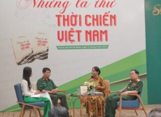 Ra mắt sách ‘Những lá thư thời chiến Việt Nam’ Ra mắt sách 'Những lá thư thời chiến Việt Nam'