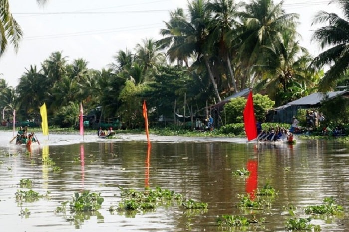 Các đội đua về đích. 
