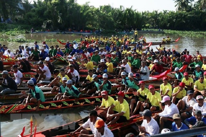 Kiên Giang: Đua ghe ngo mừng Tết Chôl Chnăm Thmây của đồng bào Khmer