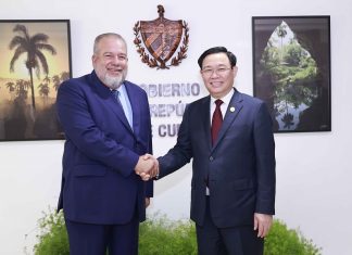 Chủ tịch Quốc hội Vương Đình Huệ hội kiến Thủ tướng Cuba