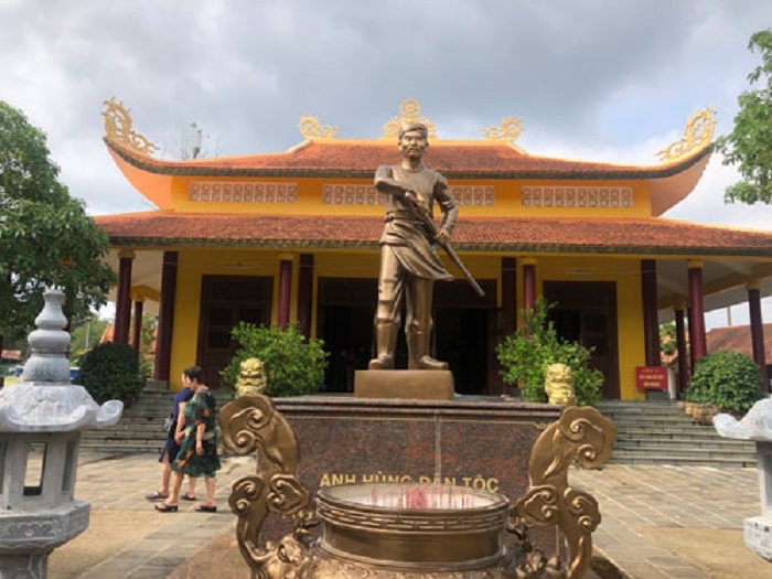 Nguyễn Trung Trực - người nhập hồn cùng đất nước - Tác giả: Nhà sử học Lê Văn Lan