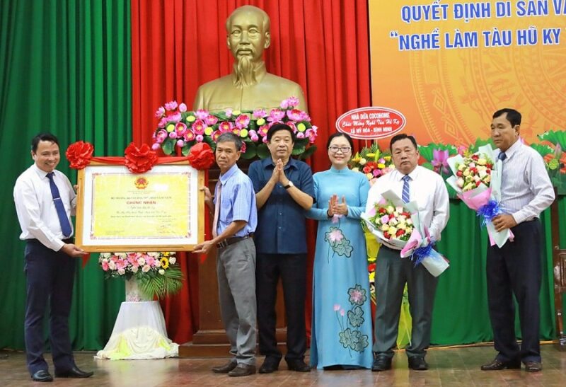 Lễ đón nhận quyết định Nghề làm tàu hũ ky xã Mỹ Hòa, thị xã Bình Minh là di sản văn hóa phi vật thể quốc gia.
