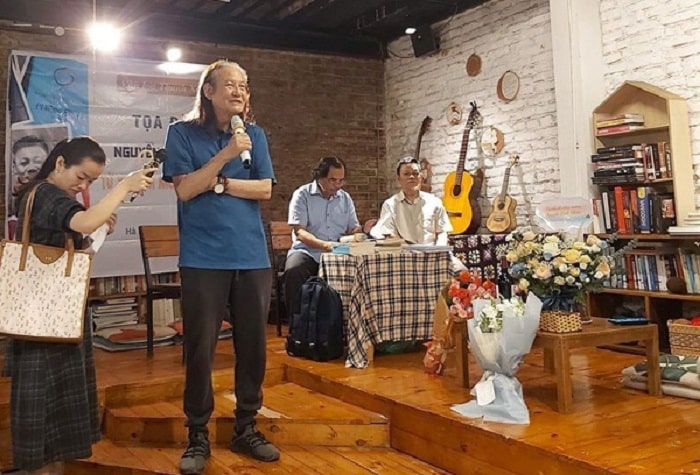 Nhà NCPB Đỗ Lai Thúy phát biểu tọa đàm