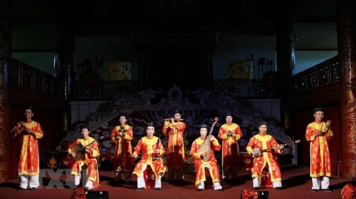 Nhã nhạc - Nhã nhạc cung đình Việt Nam được vinh danh là kiệt tác di sản văn hóa phi vật thể đại diện của nhân loại vào năm 2003. 