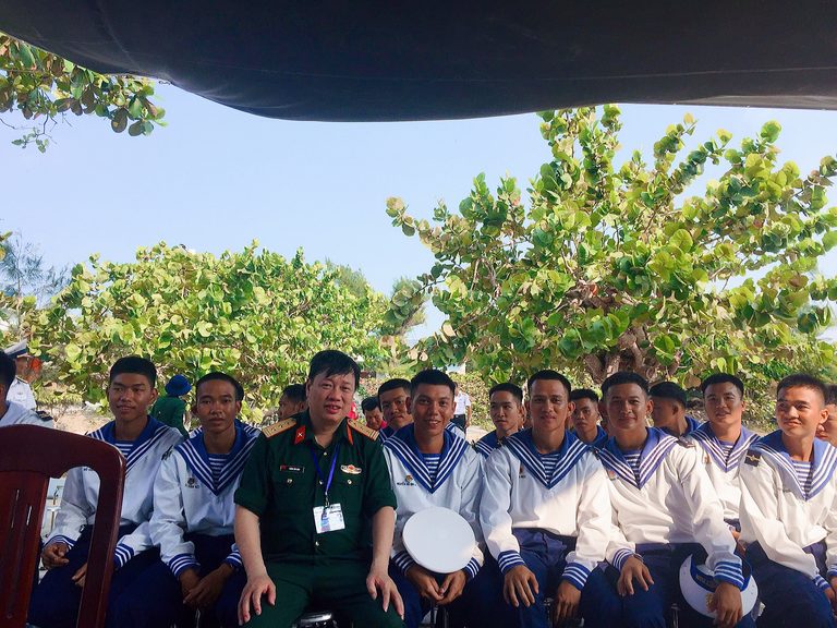 Chùm thơ Phùng Văn Khai sáng tác trong chuyến công tác Trường Sa Chùm thơ Phùng Văn Khai sáng tác trong chuyến công tác Trường Sa