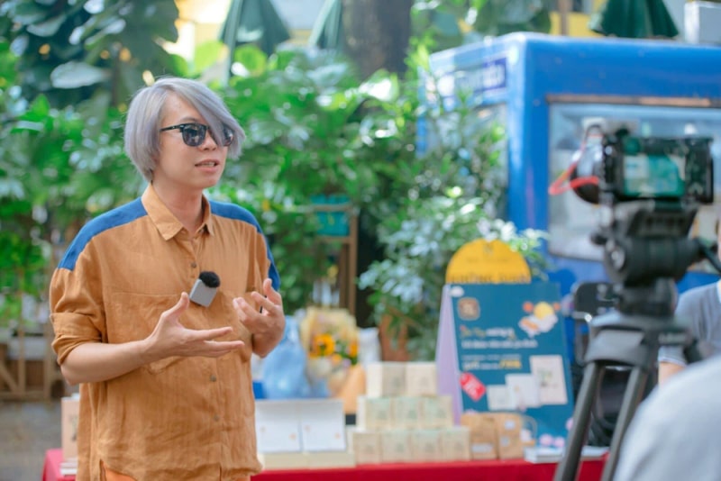 Nhà văn Tống Phước Bảo.