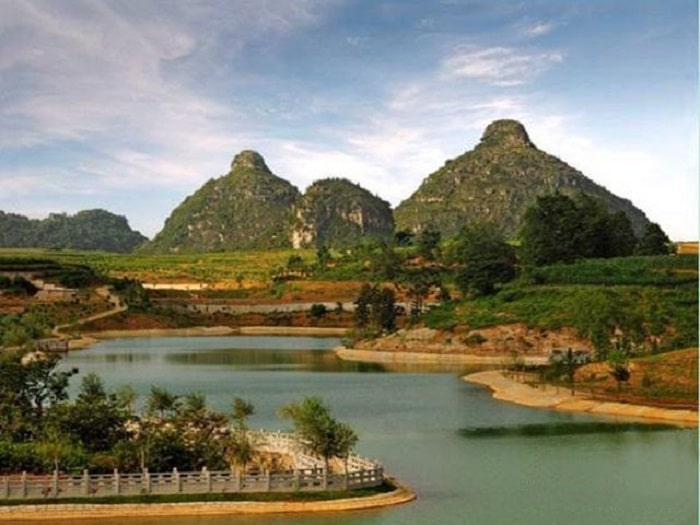 Núi Đôi (Quảng Châu - Trung Quốc).