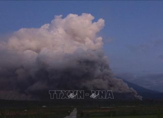 Núi lửa Semeru ở Indonesia phun trào