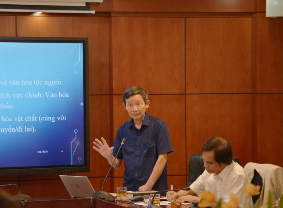 PGS-TS. Vương Xuân Tình, Nguyên Viện trưởng Viện Dân tộc học Việt Nam đã có những phân tích chuyên sâu về công trình của PGS- TS. Nguyễn Khắc Tụng.