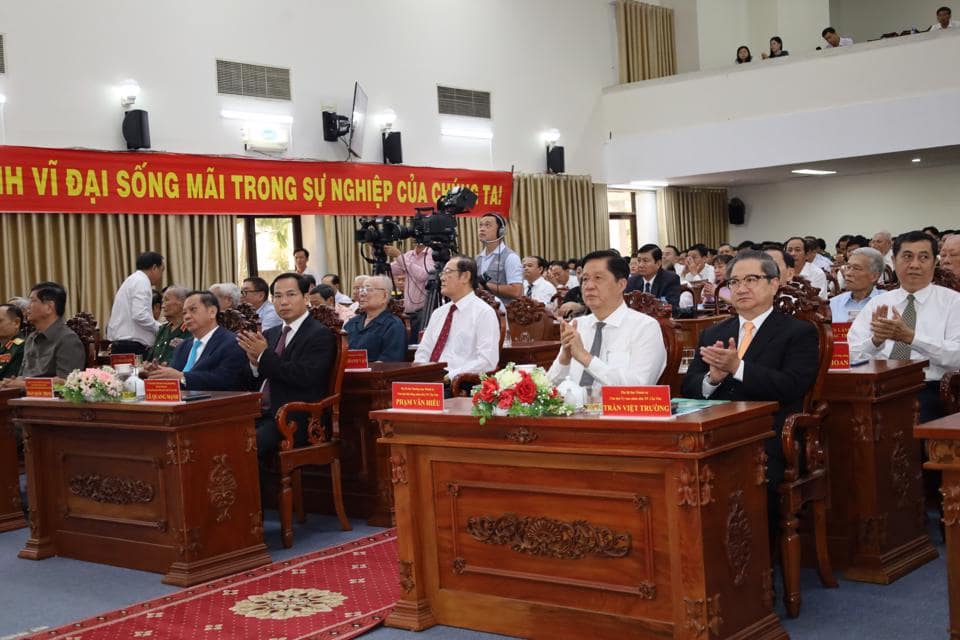 Quang canh buoi hop mat min - Cần Thơ tổ chức họp mặt kỷ niệm 48 năm Ngày giải phóng miền Nam