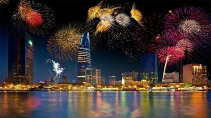 Vững bước tiến lên những tầm cao mới - Tác giả: Lương Duy Cường