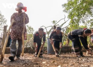 Lễ cầu mưa của người Êđê tại Buôn Ma Thuột Lễ cầu mưa của người Êđê tại Buôn Ma Thuột