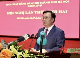 Thảo luận các nội dung quan trọng về quy hoạch Thủ đô Hà Nội Ủy viên Bộ Chính trị, Bí thư Thành ủy, Trưởng đoàn đại biểu Quốc hội thành phố Đinh Tiến Dũng phát biểu tại Hội nghị.