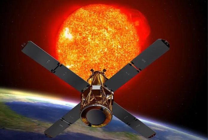 Vệ tinh cũ của NASA sắp rơi xuống Trái đất, nguy cơ nguy hiểm 'thấp'