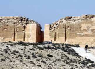 Phát hiện đường hầm có thể dẫn đến ngôi mộ của Nữ hoàng Cleopatra