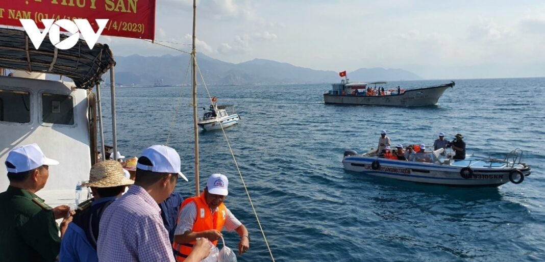 Hàng chục triệu con giống thủy sản được thả về môi trường tự nhiên Hàng chục triệu con giống thủy sản được thả về môi trường tự nhiên