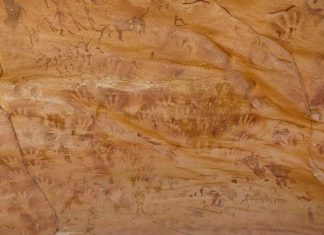 Bí ẩn về những dấu tay trong 'hang động của quái vật' giữa Sahara