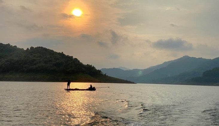 L&ograve;ng hồ Ng&agrave;n Trươi, thuộc dự &aacute;n thủy lợi đa mục ti&ecirc;u Ng&agrave;n Trươi- Cẩm Trang ở huyện Vũ Quang, tỉnh H&agrave; Tĩnh